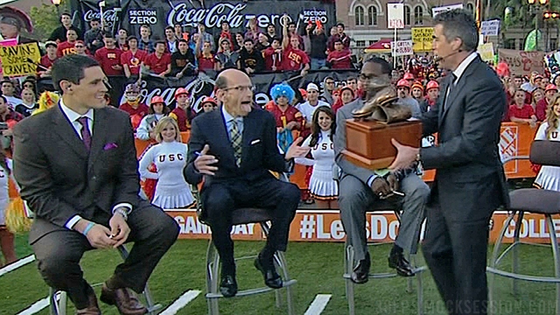 Illustration for article titled Jonathan Martin Is A Pussy: Your Stanford-USC GameDay Sign Roundup